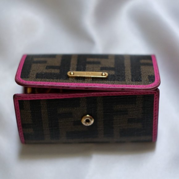 ✨ Authentic Pre-Loved Fendi Zucca Canvas Key Case with Pink Trim ✨ - Picture 3 of 4
